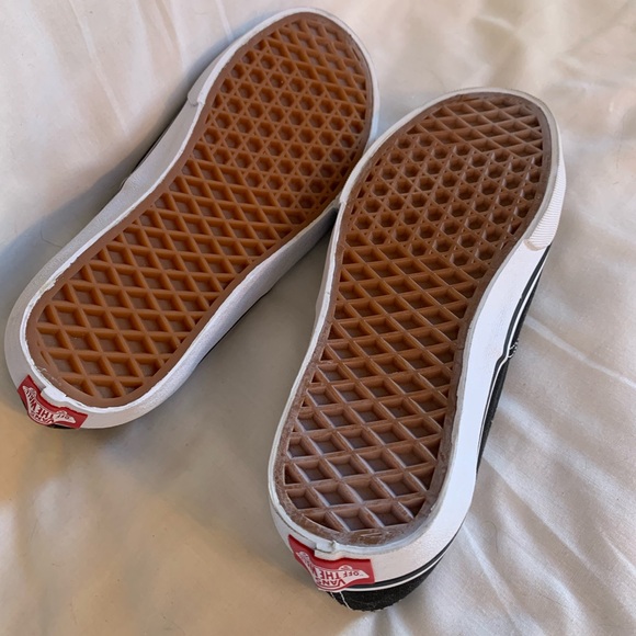 NWOT or Box Vans Black Canvas Sneakers Sz 6 - Picture 4 of 6